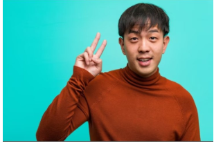 Спритний китаєць примудрився наздогнати «вантажівку, що втекла» (відео) Спритний китаєць примудрився наздогнати «вантажівку, що втекла» (відео)