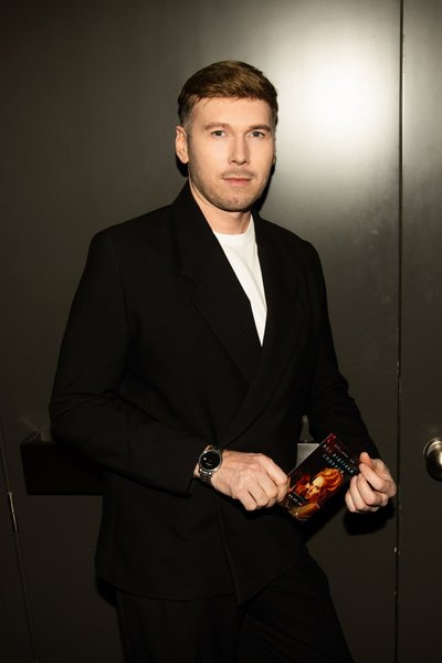 Олексій Комаровський Прем'єра картини "Усі відтінки спокуси"