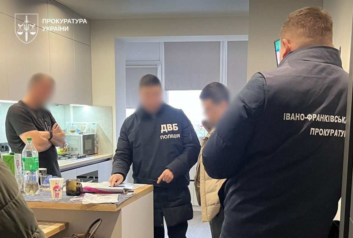 Скандал на Прикарпатті: поліцейський обманом привласнив 2,7 млн грн родини загиблої захисниці Скандал на Прикарпатті: поліцейський обманом привласнив 2,7 млн грн родини загиблої захисниці