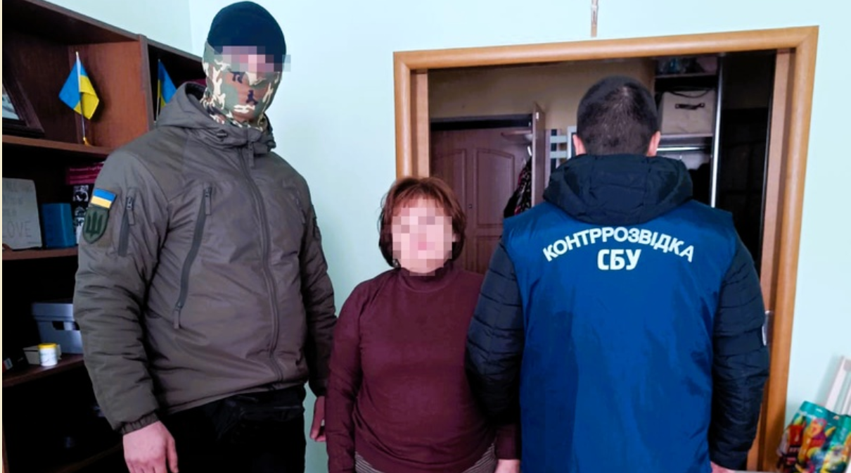 Підозра у колабораціонізмі: директорка школи в Ялті навчала дітей за наказом окупантів Підозра у колабораціонізмі: директорка школи в Ялті навчала дітей за наказом окупантів