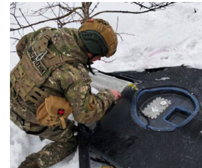 Вибухотехніки поліції Київщини знищили бойову частину дрона «Герань-2» Вибухотехніки поліції Київщини знищили бойову частину дрона «Герань-2»