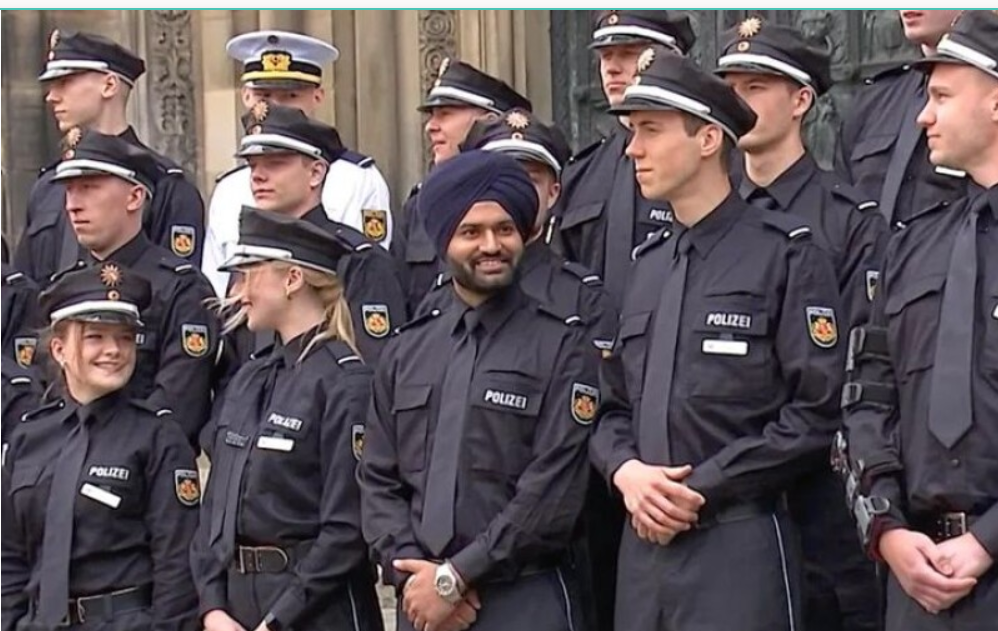 У Німеччині суд дозволив поліцейському носити тюрбан під час виконання служби У Німеччині суд дозволив поліцейському носити тюрбан під час виконання служби