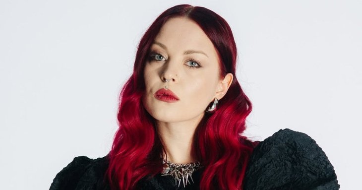 Відома співачка родом з РФ шокувала реакцією родичів-путіністів на обстріли в Україні