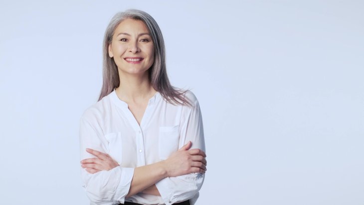 Чому з'являється сивина і як її позбутися