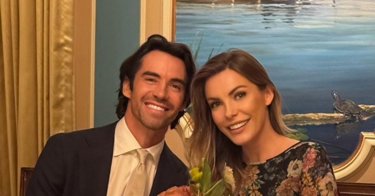 39-річна вдова Г'ю Гефнера зіграла розкішне весілля й похизувалася сукнею українського бренду