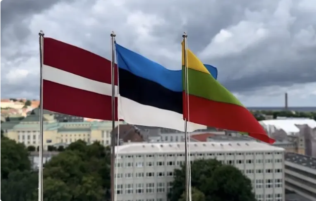 «Росія продовжує брехати»: країни Балтії відкинули звинувачення Кремля в допомозі Україні з атаками дронів «Росія продовжує брехати»: країни Балтії відкинули звинувачення Кремля в допомозі Україні з атаками дронів