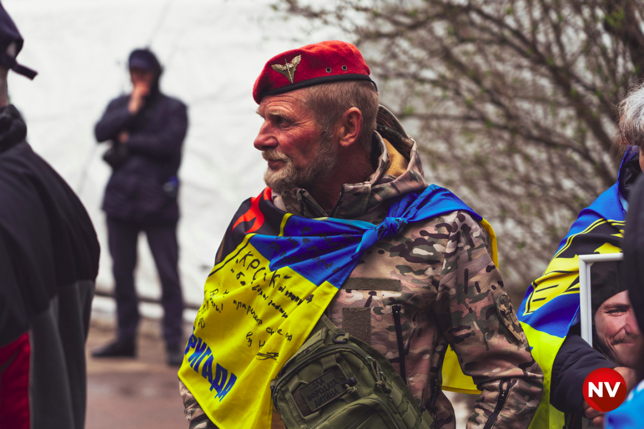 Звільнених полонених зустрічають в Україні (Фото: Сергій Окунєв / NV)