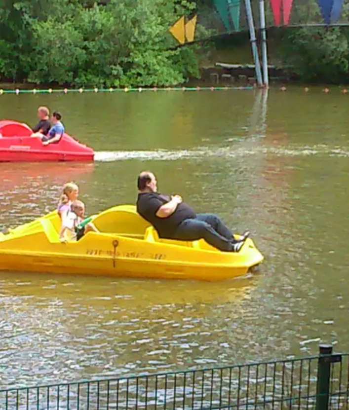 15 дітей, які просто хотіли спокійного дитинства, але батьки вирішили інакше - фото 857379
