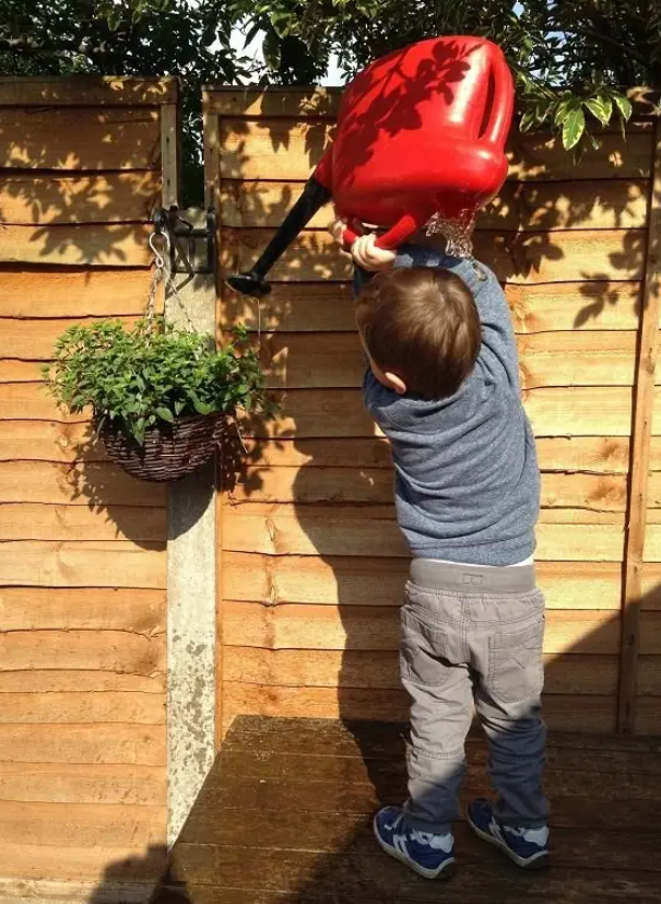 15 дітей, які просто хотіли спокійного дитинства, але батьки вирішили інакше - фото 857382