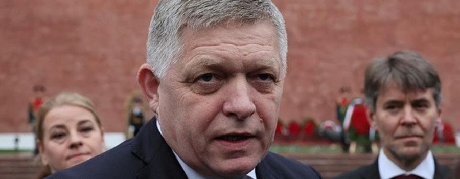Фіцо заявив, що Зеленський має подзвонити путіну для переговорів Фіцо заявив, що Зеленський має подзвонити путіну для переговорів