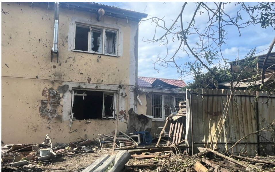 Окупанти ввечері повторно вдарили по Запоріжжю, кількість постраждалих зросла Окупанти ввечері повторно вдарили по Запоріжжю, кількість постраждалих зросла