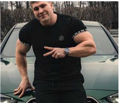Під Києвом фітнес-блогер Данилець розбив Aston Martin за 350 тисяч доларів Під Києвом фітнес-блогер Данилець розбив Aston Martin за 350 тисяч доларів