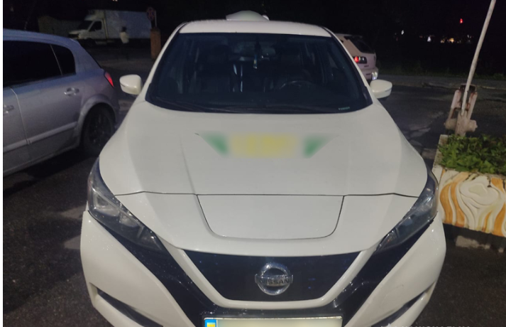 ДТП у Вінниці: Nissan Leaf збив жінку на нерегульованому пішохідному переході ДТП у Вінниці: Nissan Leaf збив жінку на нерегульованому пішохідному переході