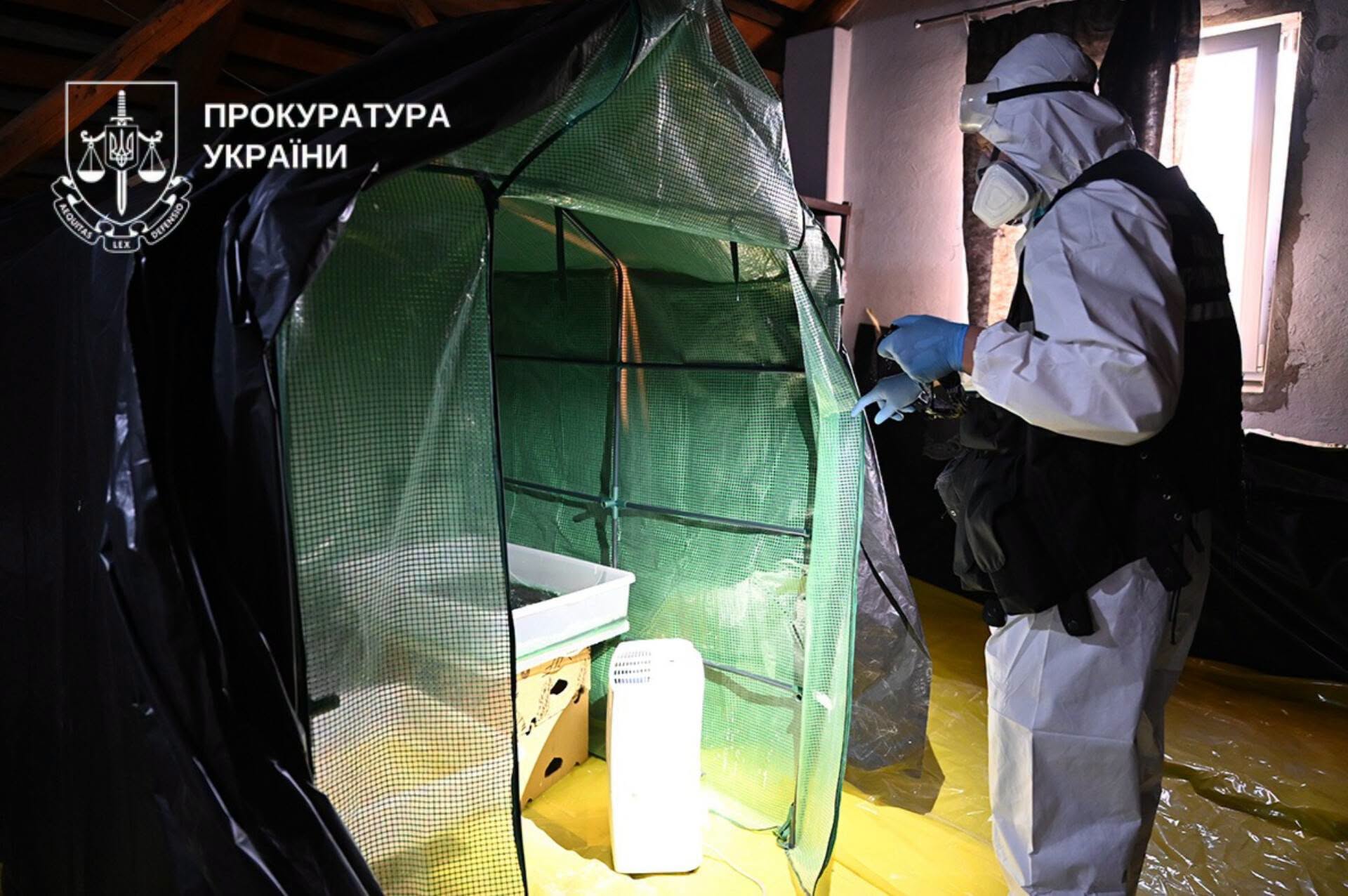 На Буковині викрито потужну нарколабораторію, яка забезпечувала психотропами всю країну На Буковині викрито потужну нарколабораторію, яка забезпечувала психотропами всю країну