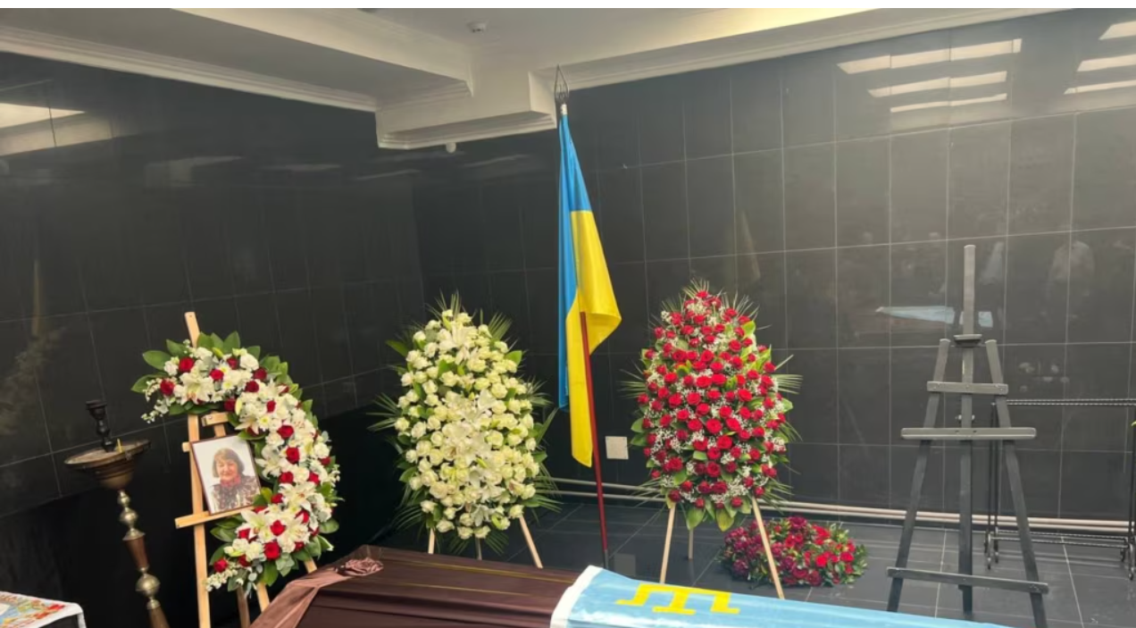 Кримознавицю Наталію Беліцер поховали під кримськотатарським прапором Кримознавицю Наталію Беліцер поховали під кримськотатарським прапором