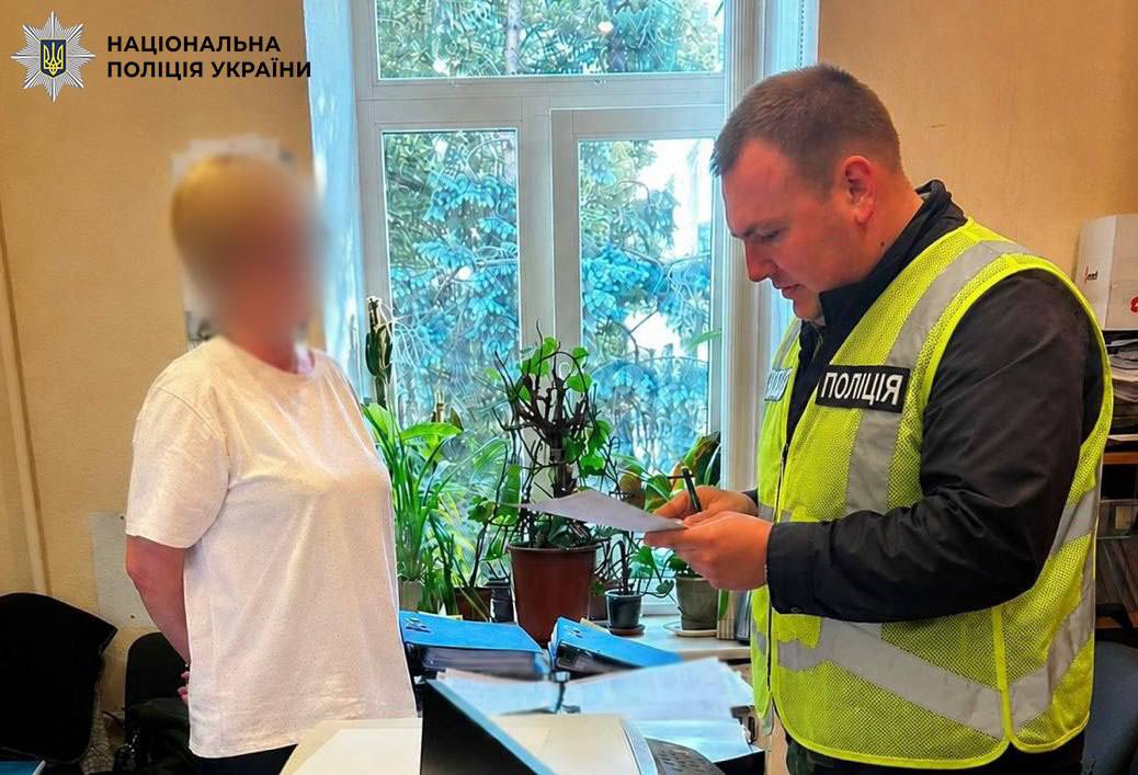 Понад 850 тис. грн збитків і опори, які не відповідали вимогам: у Києві підозрюються посадовиця «Київавтодору» та підрядник Понад 850 тис. грн збитків і опори, які не відповідали вимогам: у Києві підозрюються посадовиця «Київавтодору» та підрядник