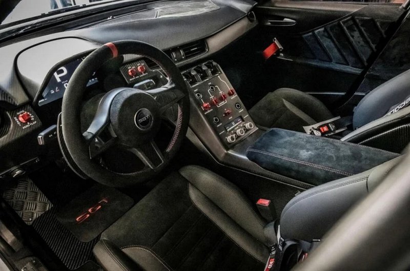 Легендарна Alfa Romeo 155 повертається у вигляді 740-сильного трекового суперкара Легендарна Alfa Romeo 155 повертається у вигляді 740-сильного трекового суперкара