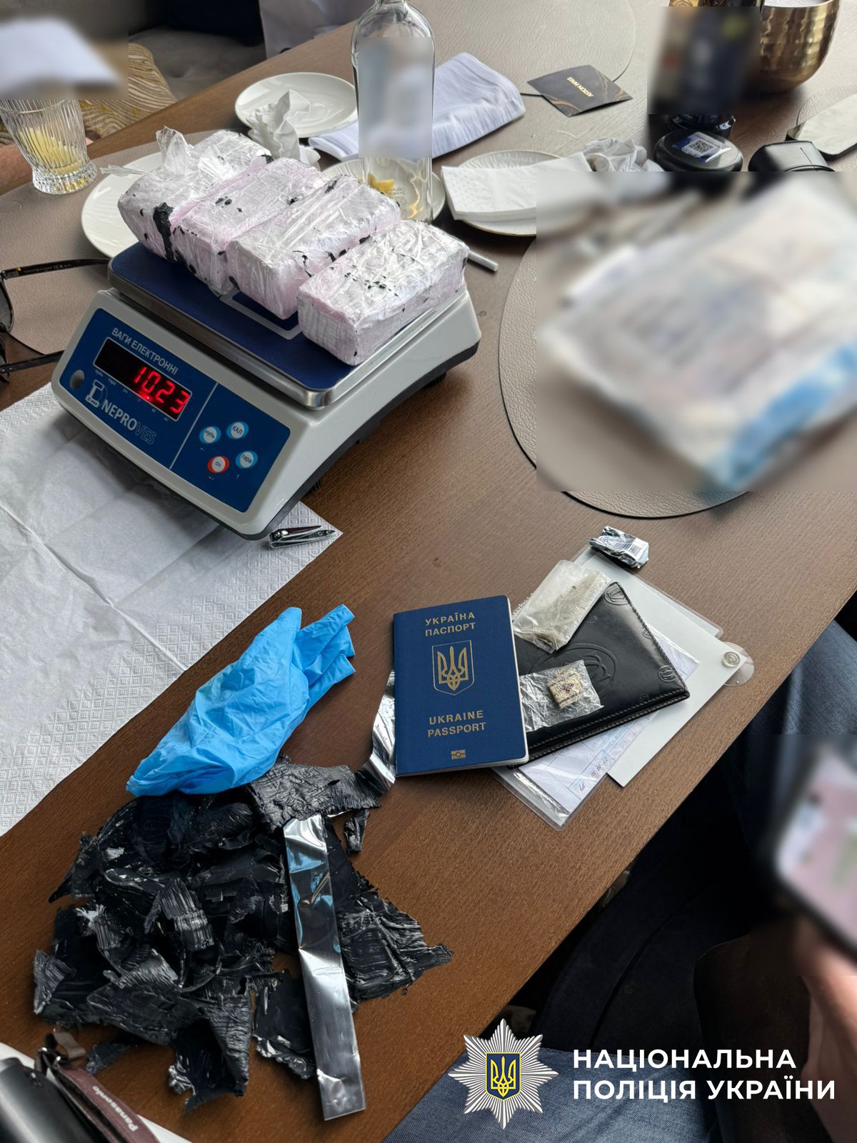 В Одесі затримали наркодилера, який налагодив постачання кокаїну з ЄС В Одесі затримали наркодилера, який налагодив постачання кокаїну з ЄС