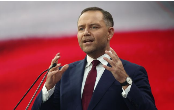 Навроцький вимагає заборони прапора УПА у Польщі Навроцький вимагає заборони прапора УПА у Польщі