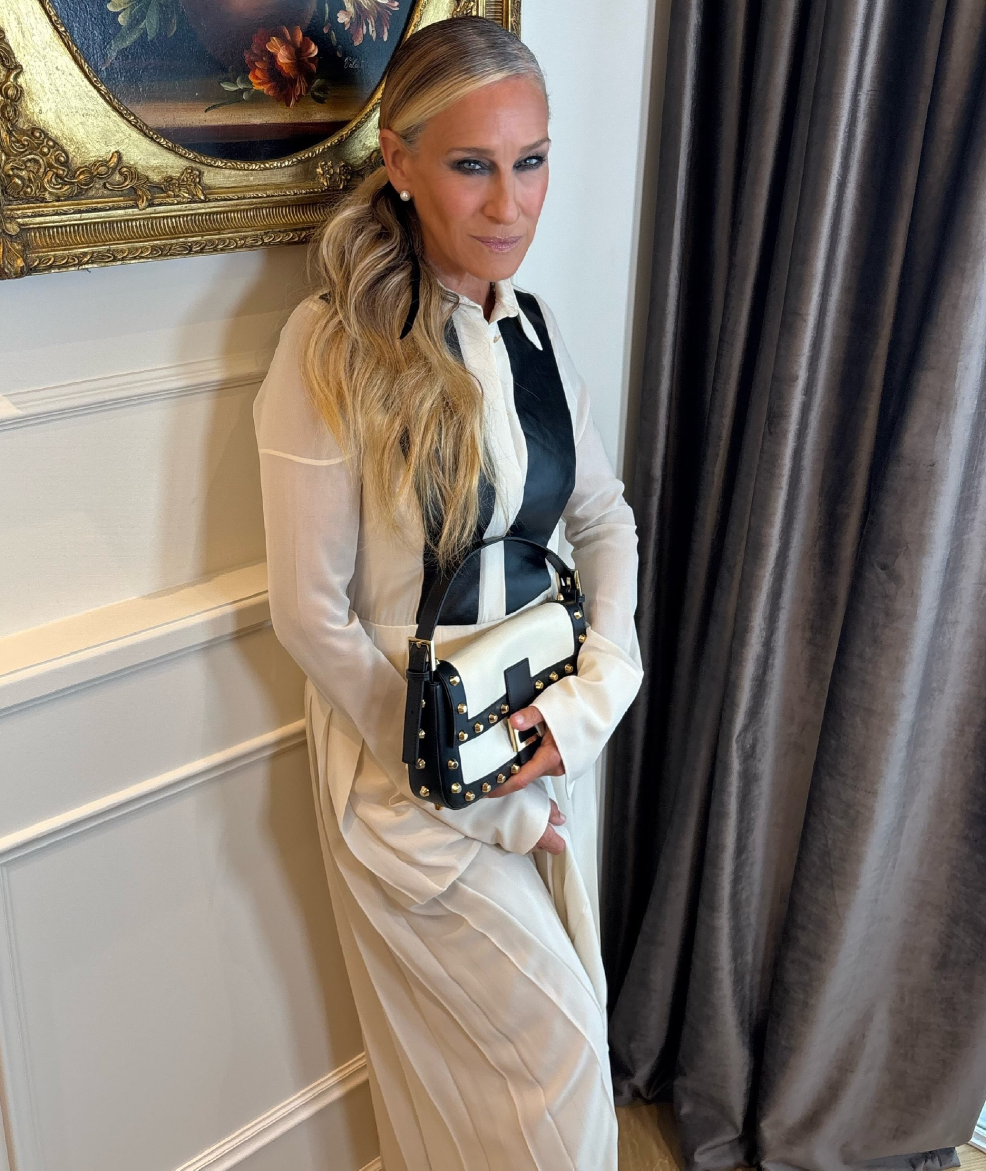 Сара Джессіка Паркер у плісе попозувала на показі Fendi у Римі
