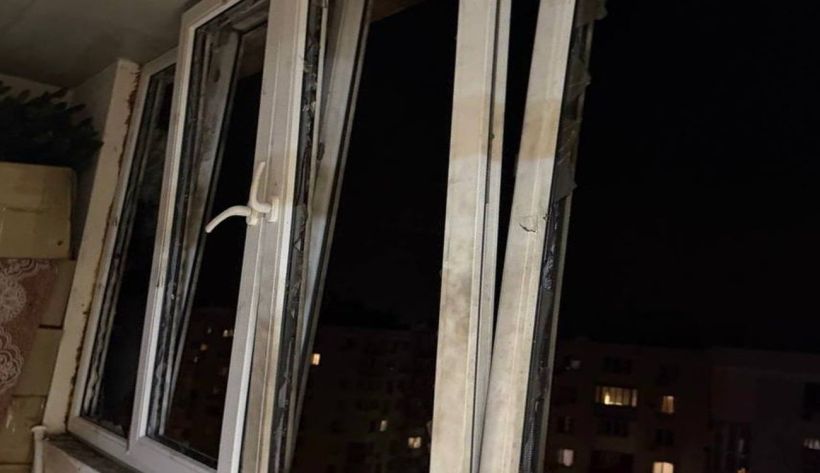 Росіяни атакуdfkb Одещину ударними дронами: є влучання у багатоповерхівку та будівельний супермаркет (ФОТО) Росіяни атакуdfkb Одещину ударними дронами: є влучання у багатоповерхівку та будівельний супермаркет (ФОТО)
