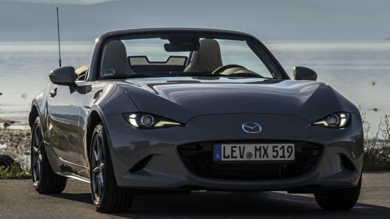 Оновлена Mazda MX-5 2027: культовий родстер втратив потужний двигун, але отримав нову версію Оновлена Mazda MX-5 2027: культовий родстер втратив потужний двигун, але отримав нову версію