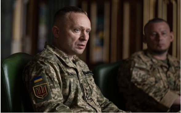 Bloomberg: Зеленський може звільнити Сирського, найімовірніший наступник – Михайло Драпатий Bloomberg: Зеленський може звільнити Сирського, найімовірніший наступник – Михайло Драпатий
