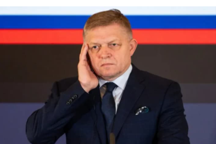 Фіцо заперечив участь Словаччини у "коаліції охочих" після заяви посольства Франції Фіцо заперечив участь Словаччини у "коаліції охочих" після заяви посольства Франції