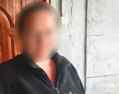 На Хмельниччині засуджено злодійку, яка обікрала знайомого на 400 тисяч гривень На Хмельниччині засуджено злодійку, яка обікрала знайомого на 400 тисяч гривень