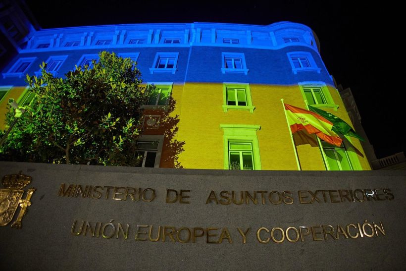 Світ засяяв синьо-жовтим: як урядові будівлі різних країн підтримали Україну в День Незалежності Світ засяяв синьо-жовтим: як урядові будівлі різних країн підтримали Україну в День Незалежності