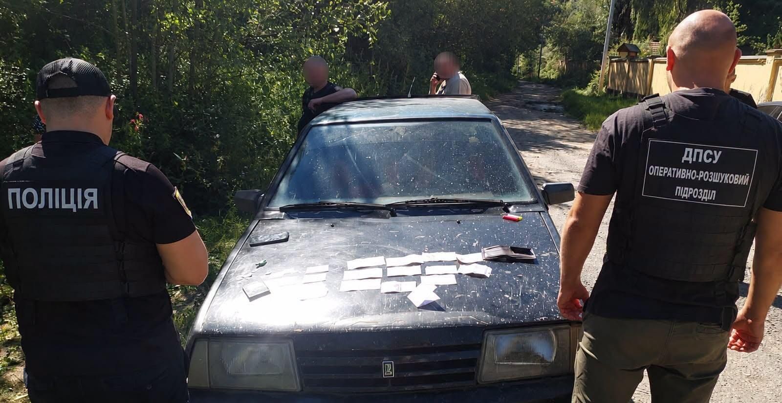 $17 000 за два маршрути: на Закарпатті зірвали переправлення через кордон $17 000 за два маршрути: на Закарпатті зірвали переправлення через кордон