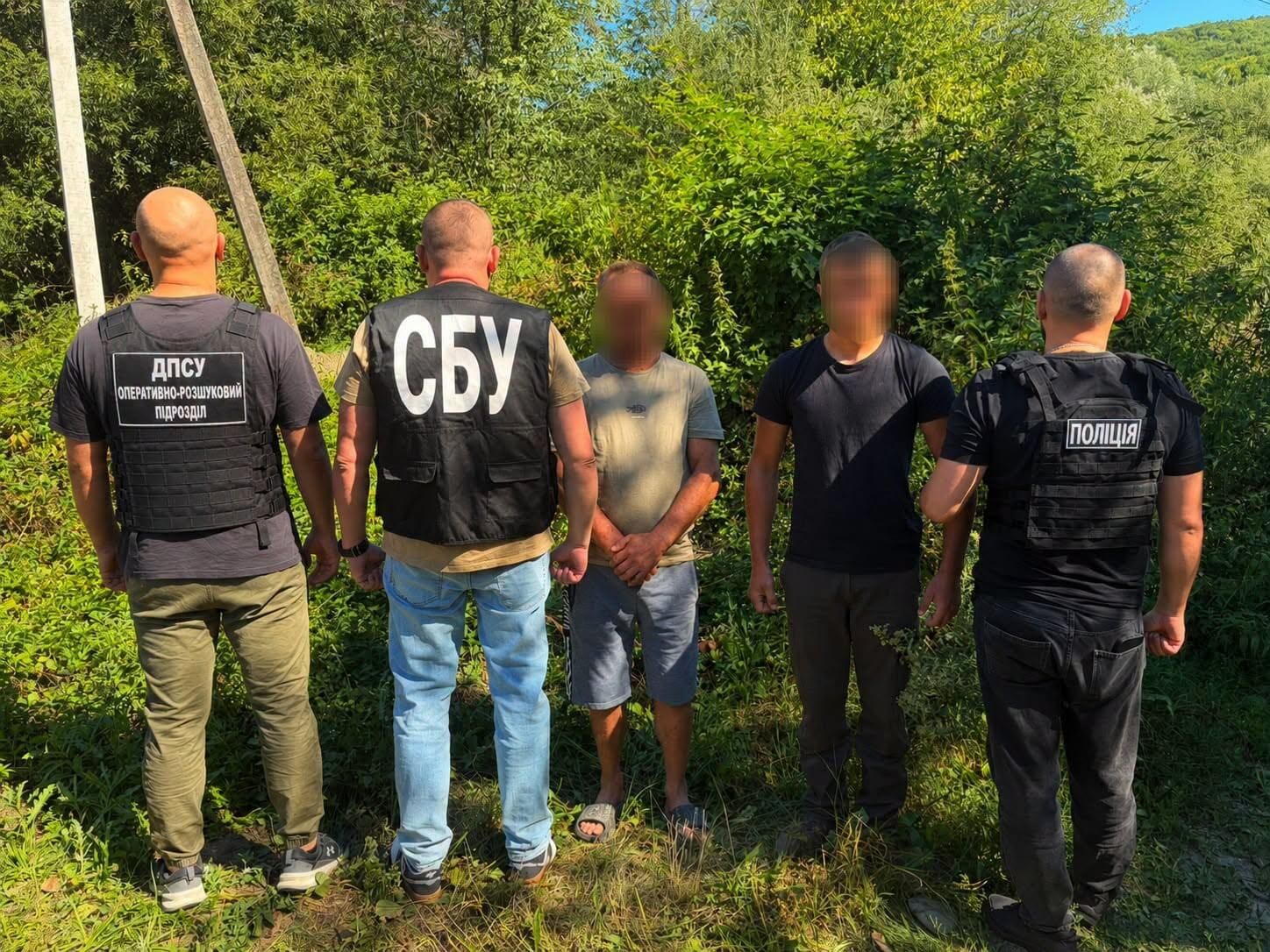 $17 000 за два маршрути: на Закарпатті зірвали переправлення через кордон $17 000 за два маршрути: на Закарпатті зірвали переправлення через кордон