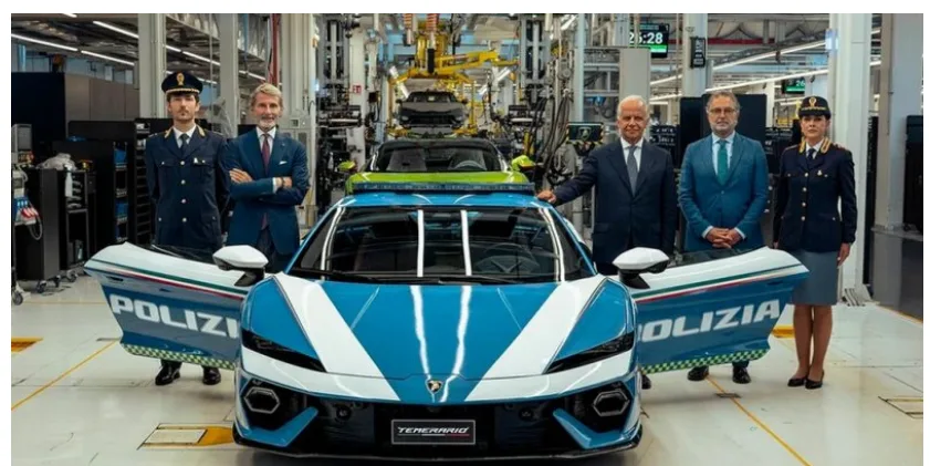 Lamborghini випустила Temerario для поліції зі швидкістю 343 км/год (ФОТО) Lamborghini випустила Temerario для поліції зі швидкістю 343 км/год (ФОТО)