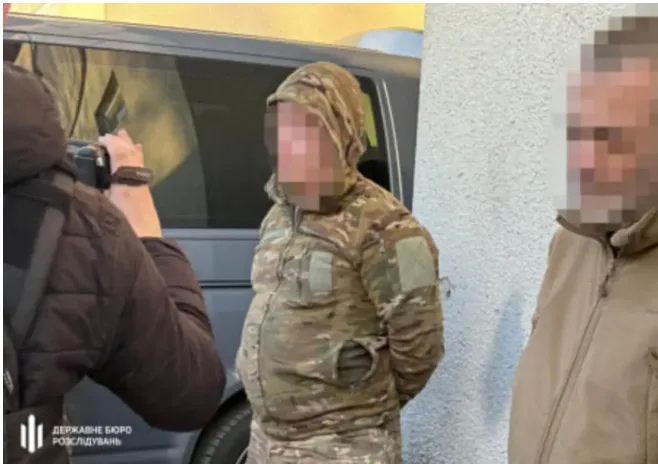 Під суд віддали п'ятьох військових за торгівлю зброєю в Одесі Під суд віддали п'ятьох військових за торгівлю зброєю в Одесі