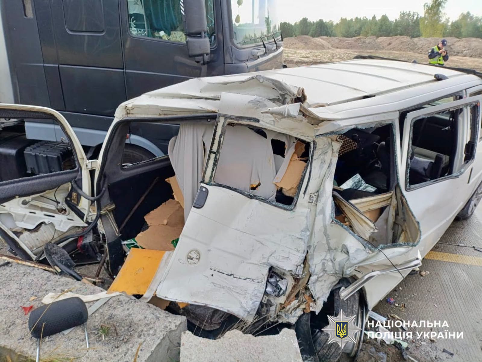 На Житомирщині внаслідок ДТП на трасі постраждали троє дорослих та троє дітей На Житомирщині внаслідок ДТП на трасі постраждали троє дорослих та троє дітей