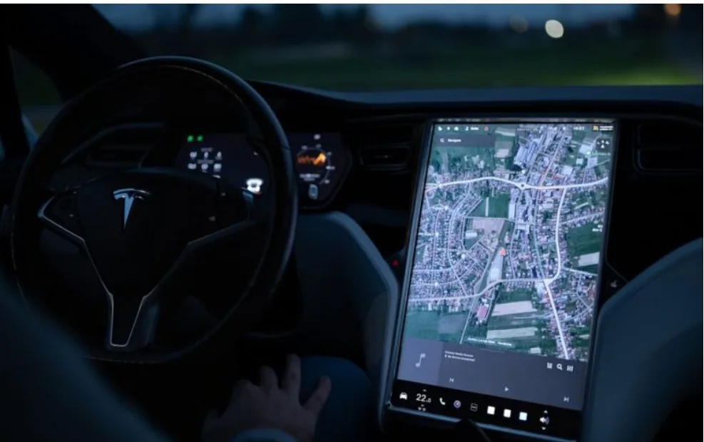 Tesla Model 3 в Китаї отримала дисплей на 16 дюймів Tesla Model 3 в Китаї отримала дисплей на 16 дюймів