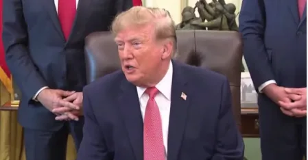 Трамп заявив, що російські танки застрягли під Києвом у 2022 році через найсильніший за 10 років дощ Трамп заявив, що російські танки застрягли під Києвом у 2022 році через найсильніший за 10 років дощ