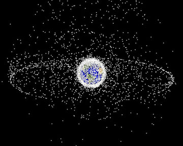 Японцы предложили вылавливать космический мусор сетями