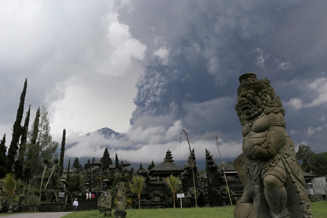 Извержения вулкана Агунг на Бали. ФОТО