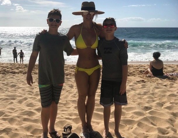 Бритни Спирс отдохнула с детьми на пляже