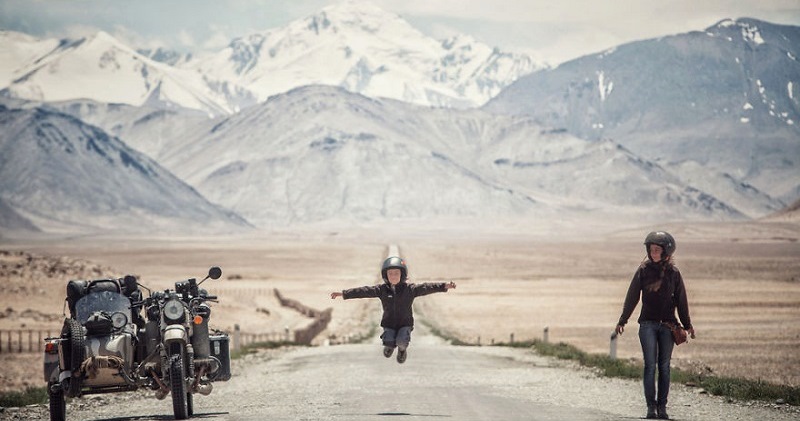 От Румынии до Монголии: фотограф провез семью на мотоцикле, показав сказку. ФОТО