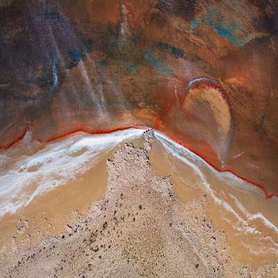 Многоцветные озера Австралии с высоты птичьего полета. Фото