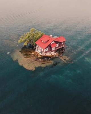 Так выглядит самый маленький на планете обитаемый остров. Фото