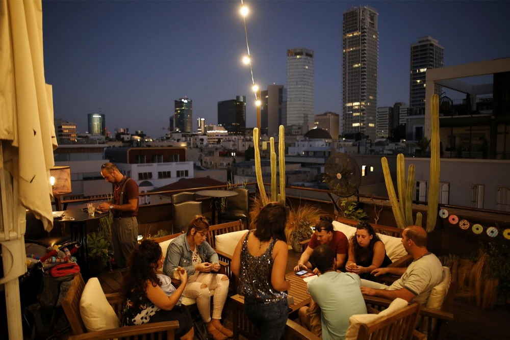 Светская жизнь на крышах Тель-Авива