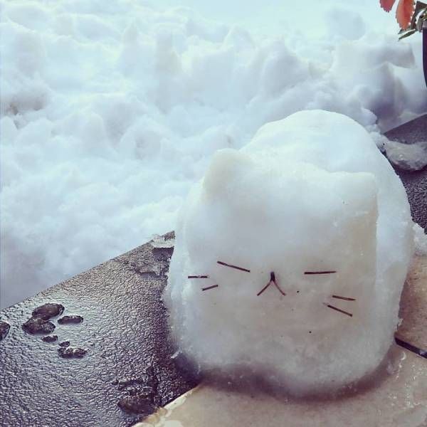 Японцы налепили потрясающих снеговиков
