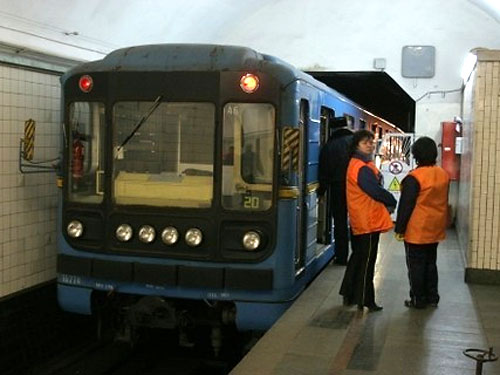 Кабмин направит "киотские" деньги на модернизацию поездов Киевского метрополитена