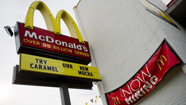 В туалете McDonald's отравилось 10 человек В туалете McDonald's отравилось 10 человек