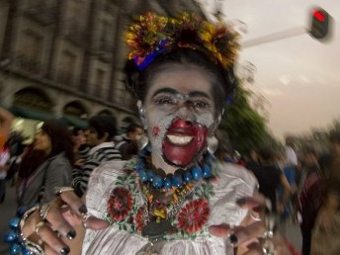 Столицу Мексики захватили "зомби"