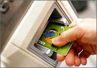 В Украине теперь можно снимать деньги без комиссии в любом банкомате страны