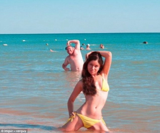Самые смешные фотобомбы на снимках из отпуска. ФОТО Самые смешные фотобомбы на снимках из отпуска. ФОТО
